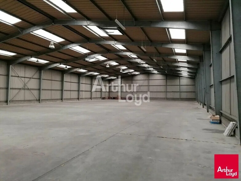 Flex in Betton for lease - Interior Photo - Image 2 of 4