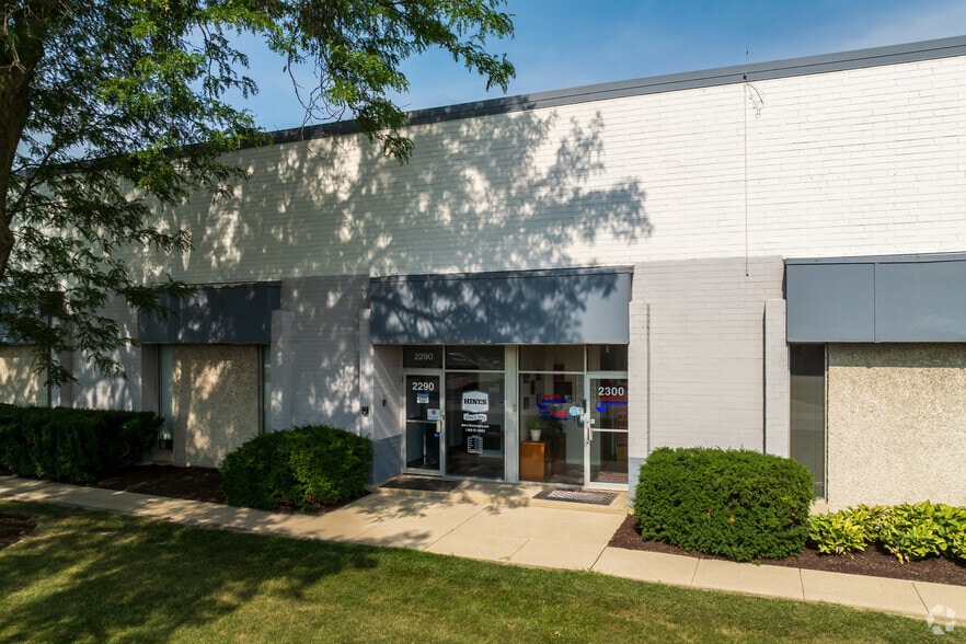 2290-2300 Hammond Dr, Schaumburg, IL for lease - Building Photo - Image 2 of 5
