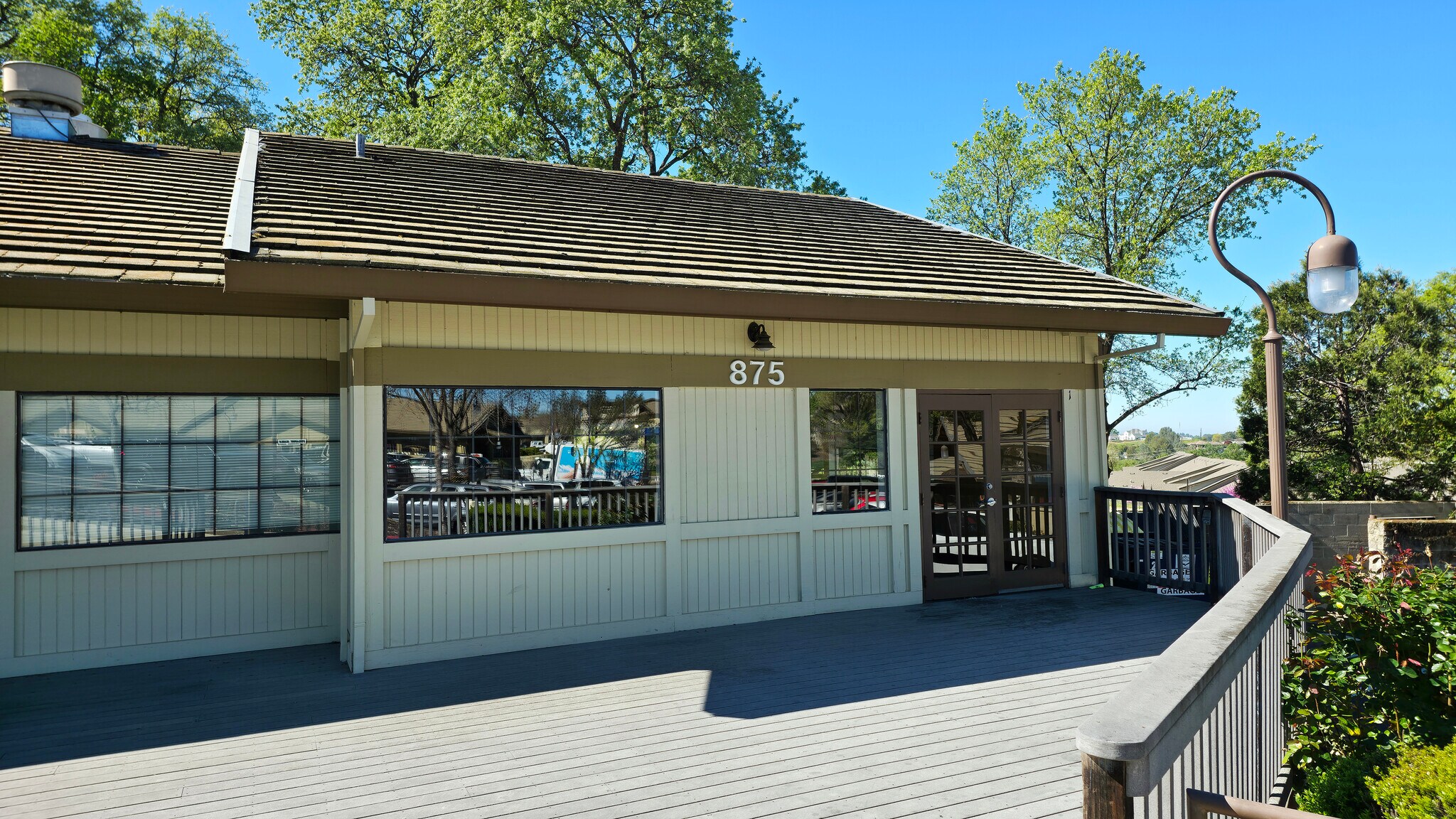 875-877 Embarcadero Dr, El Dorado Hills, CA à louer Photo principale- Image 1 de 13