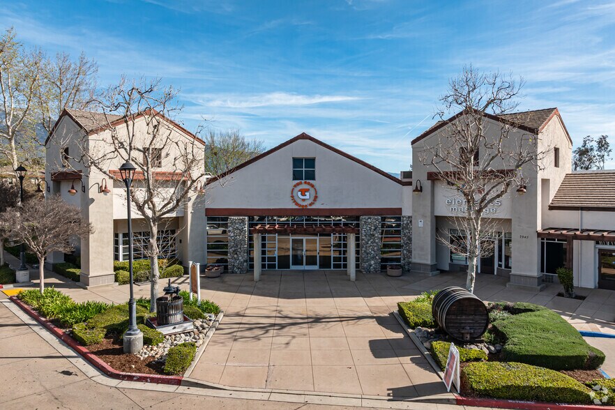 NEC Foothill Blvd, Rancho Cucamonga, CA à louer - Photo du bâtiment - Image 3 de 19