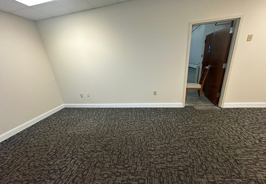 4250 Keith Bridge Rd, Cumming, GA for lease - Interior Photo - Image 3 of 10