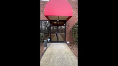 4280 Piedmont Pky, Greensboro, NC à louer - Vidéo sur l’inscription commerciale 