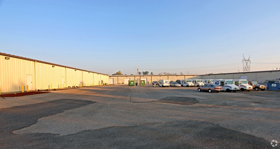 501 Adesa Blvd, Lenoir City, TN à louer - Photo du bâtiment - Image 3 de 9