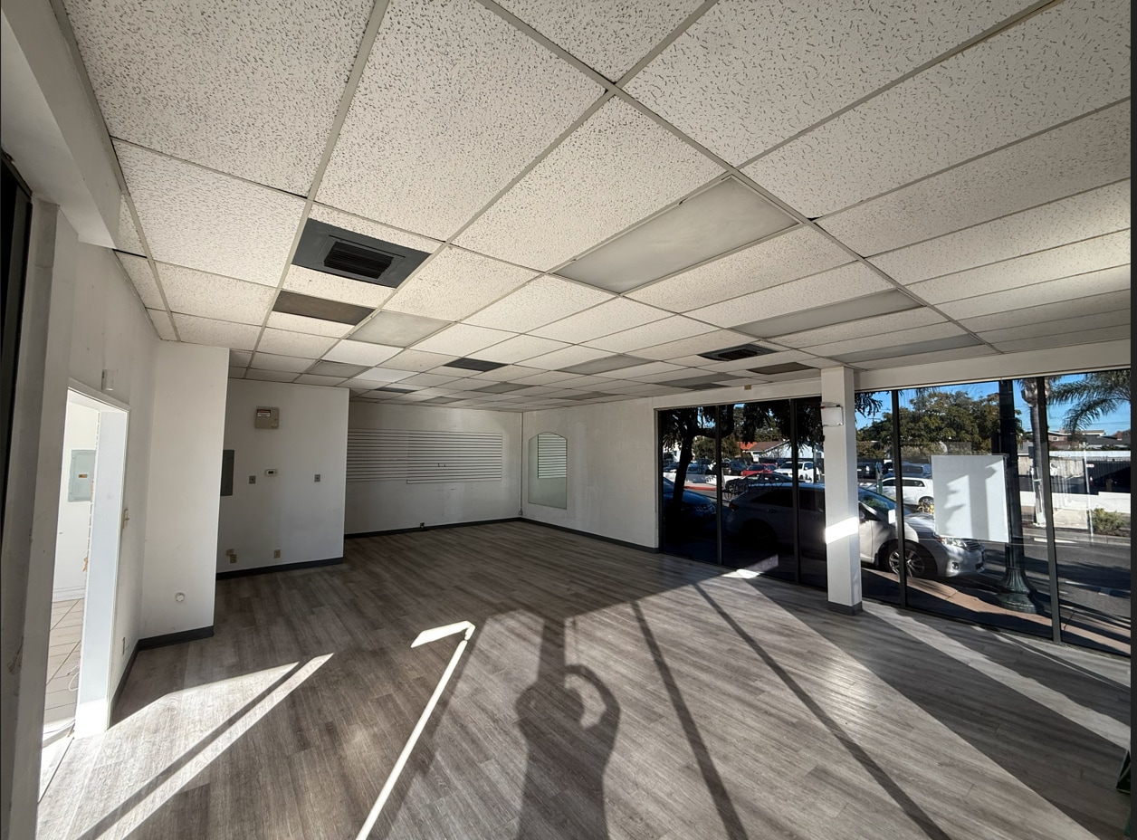 24017 Narbonne Ave, Lomita, CA for lease Primary Photo- Image 1 of 10