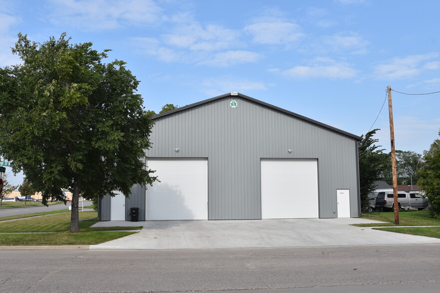 700 College St N, Fargo, ND à vendre - Photo principale - Image 1 de 2