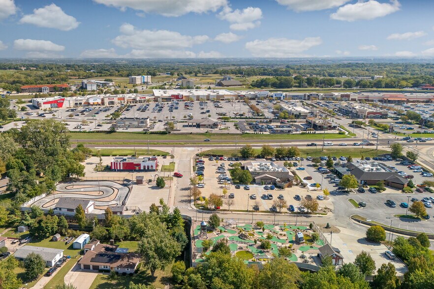 5320 N Belt Hwy, Saint Joseph, MO for sale - Building Photo - Image 2 of 3