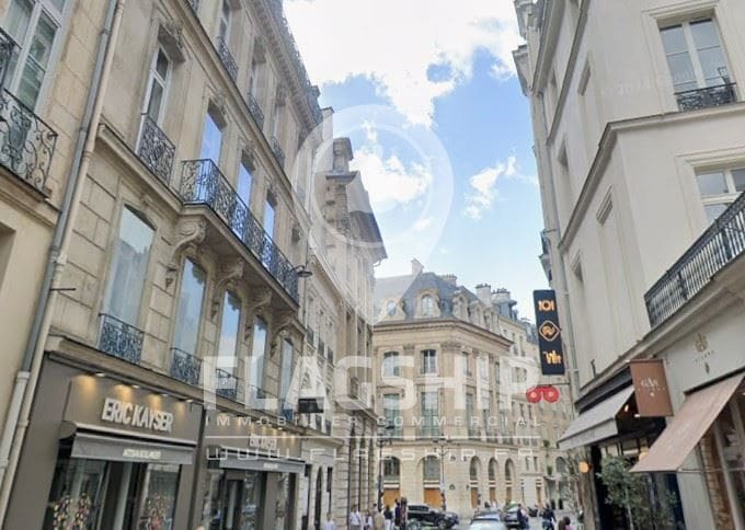 Retail in Paris for lease - Building Photo - Image 3 of 5
