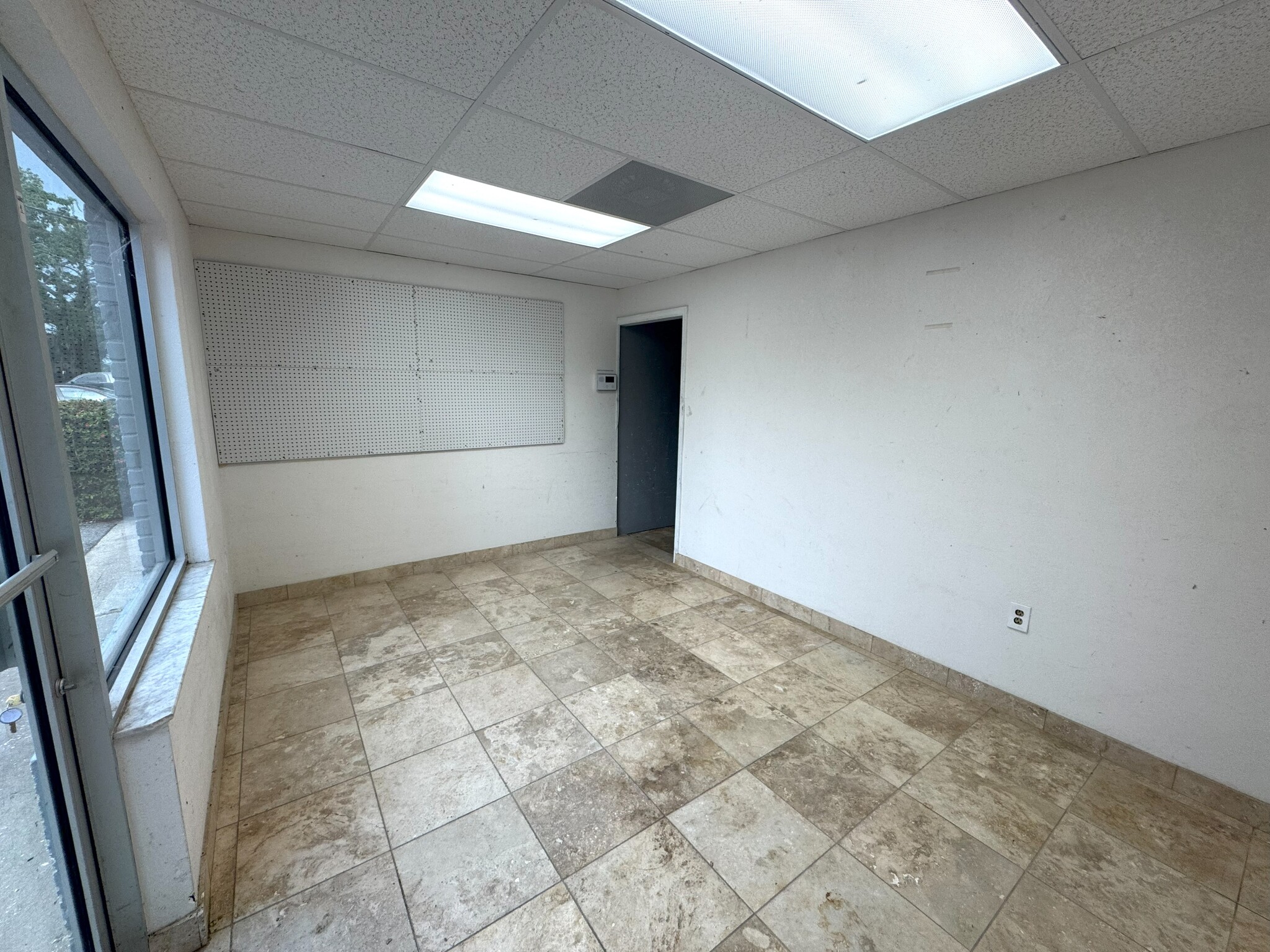 2028 Palmetto St, Clearwater, FL for lease Lobby- Image 1 of 13
