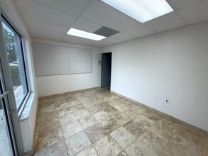 2028 Palmetto St, Clearwater, FL for lease Lobby- Image 1 of 13