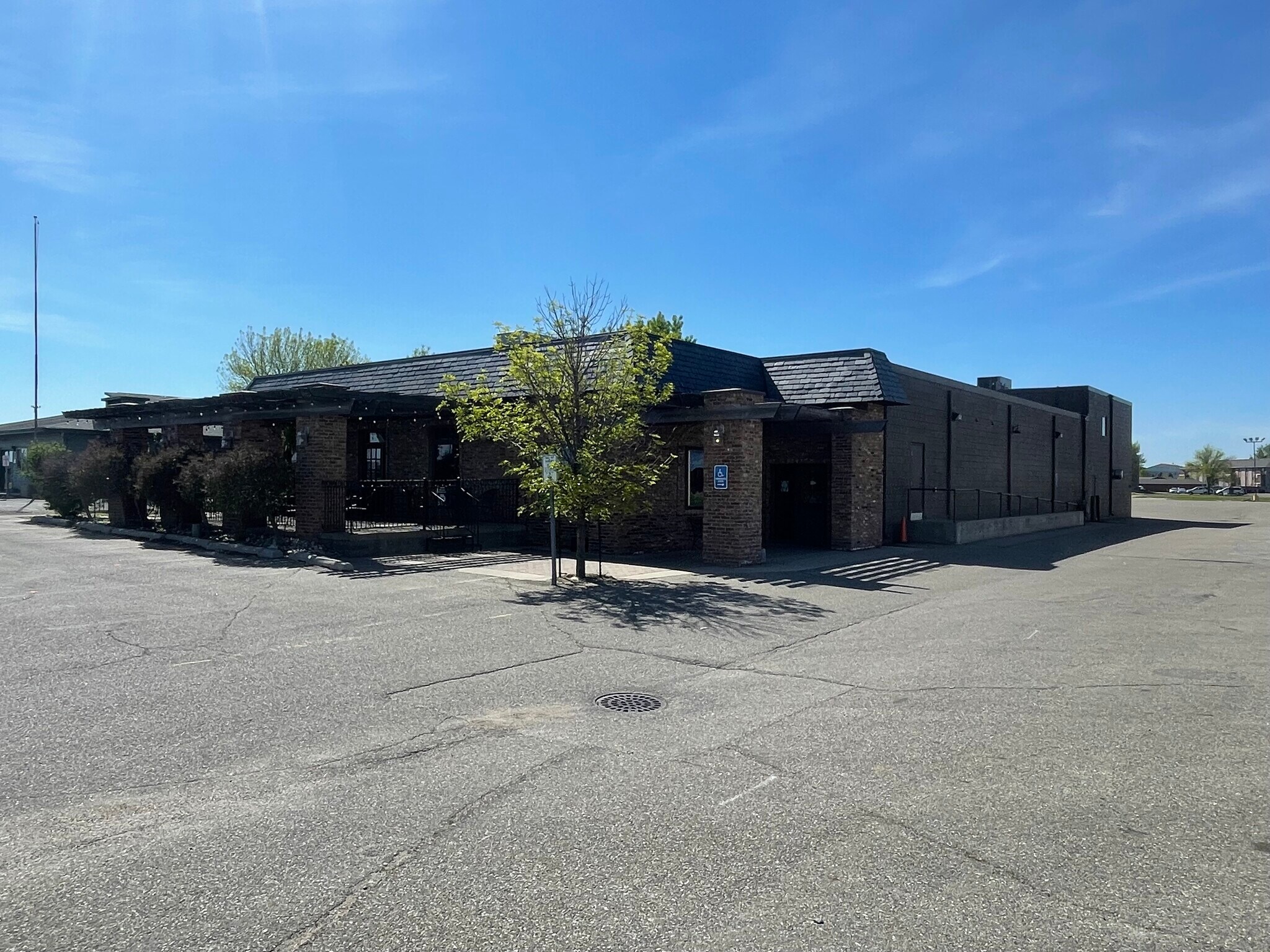 1001 30th Ave S, Moorhead, MN for sale Primary Photo- Image 1 of 20