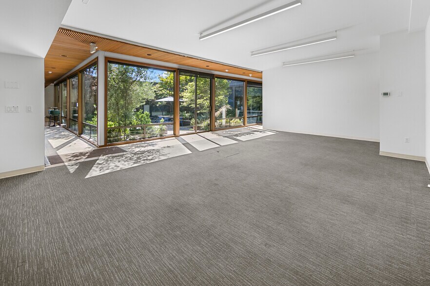 1148 NW Leary Way, Seattle, WA à louer - Photo du bâtiment - Image 3 de 11