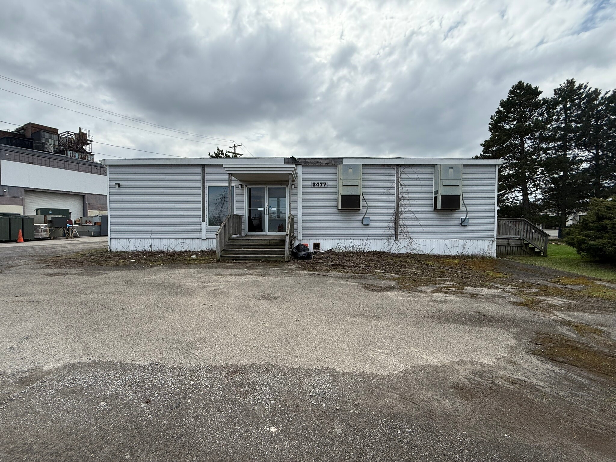 3477 Hyde Park Blvd, Niagara Falls, NY for lease Primary Photo- Image 1 of 12