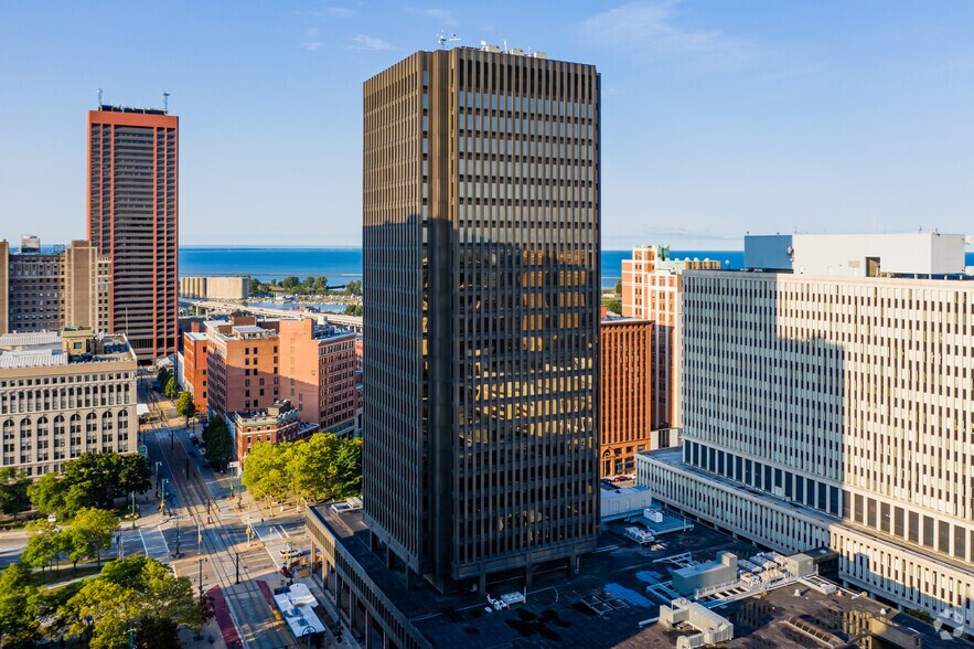 350 Main St, Buffalo, NY à louer - Photo du bâtiment - Image 2 de 9