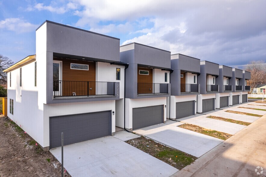 7811 Mohawk Dr, Dallas, TX à vendre - Photo principale - Image 1 de 30