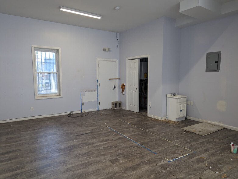 157 Martin Luther King Jr Drive, Jersey City, NJ for lease - Interior Photo - Image 2 of 4