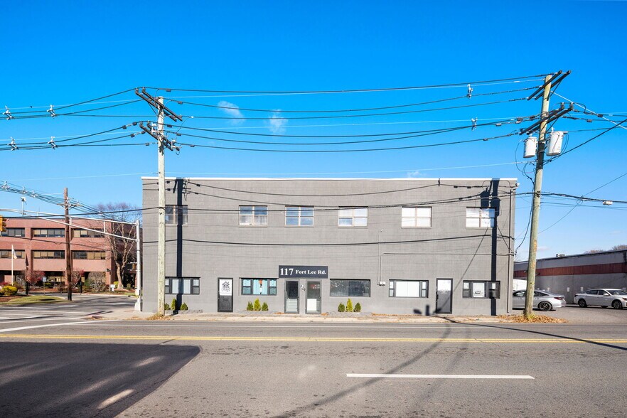 117 Fort Lee Rd, Leonia, NJ à vendre - Photo du bâtiment - Image 2 de 13