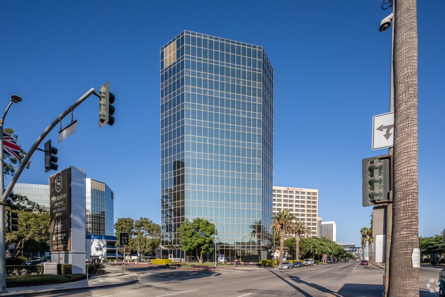6033 W Century Blvd, Los Angeles, CA for lease - Building Photo - Image 1 of 4