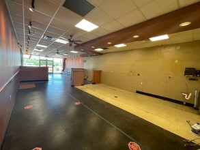 6226 W Manchester Mall, York, PA for lease Interior Photo- Image 2 of 7