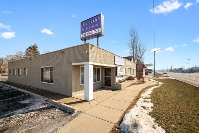 More details for 4680 Dixie Hwy, Waterford, MI - Retail for Sale