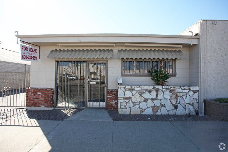 411 S Irwindale Ave, Azusa, CA à vendre - Photo du bâtiment - Image 3 de 3