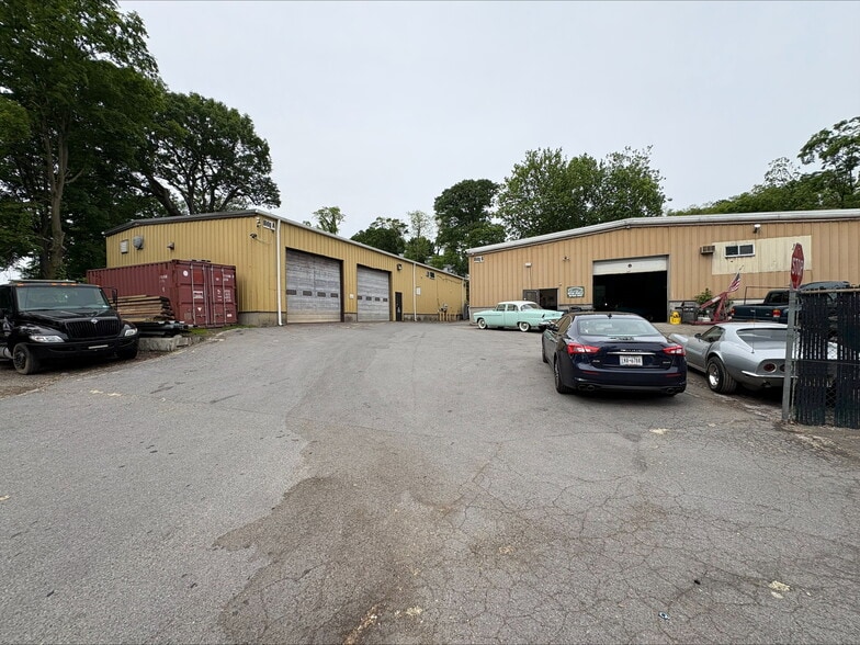 37A Old Albany Post Rd, Ossining, NY for sale - Building Photo - Image 1 of 5