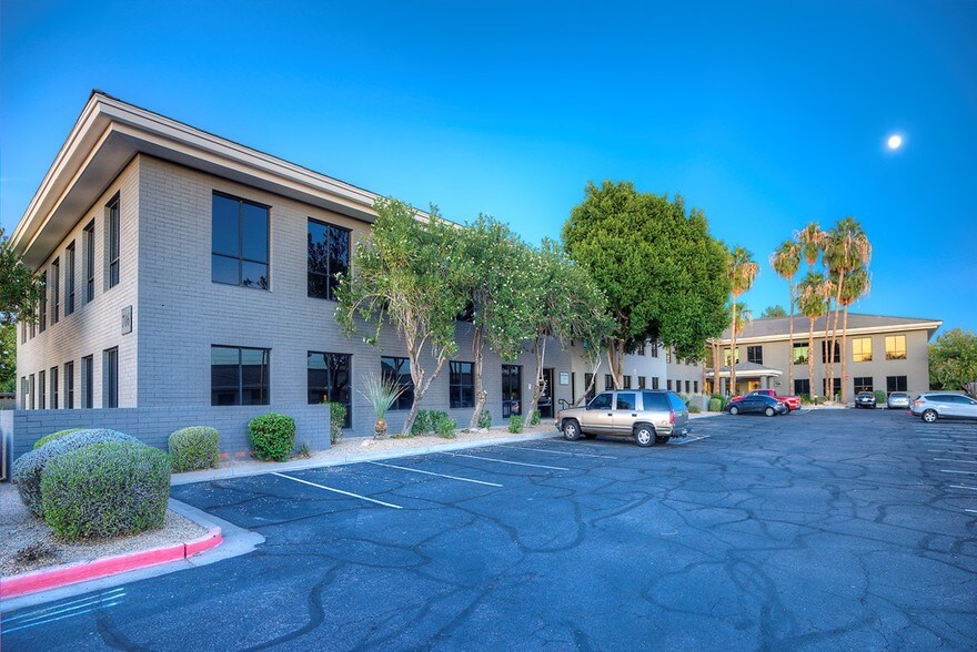 706 E Bell Rd, Phoenix, AZ à vendre - Photo du bâtiment - Image 2 de 9