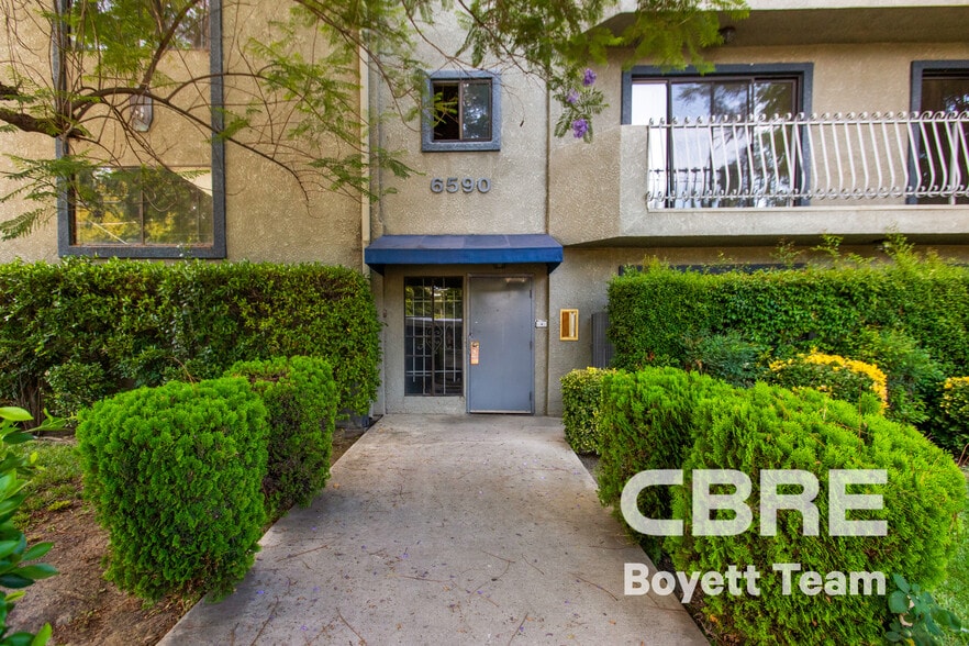 6590 Hazeltine Ave, Van Nuys, CA for sale - Building Photo - Image 1 of 23