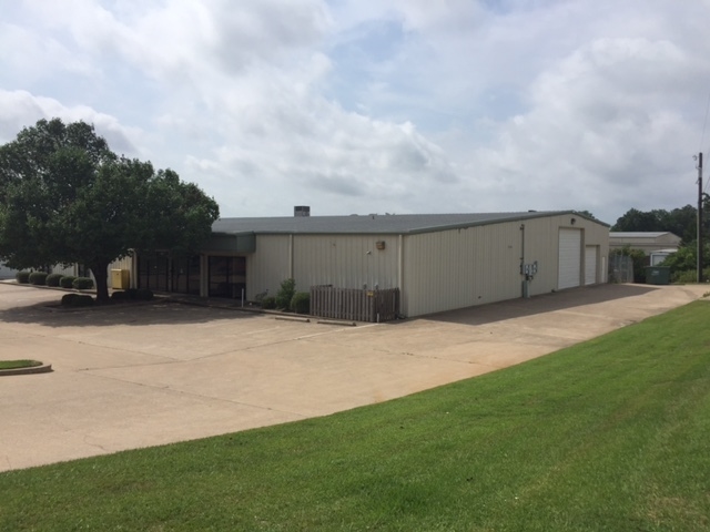 1814 Capital Dr, Tyler, TX for lease - Primary Photo - Image 1 of 2