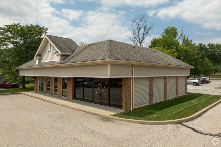 445 Aurora Rd, Sagamore Hills, OH for lease - Primary Photo - Image 3 of 4