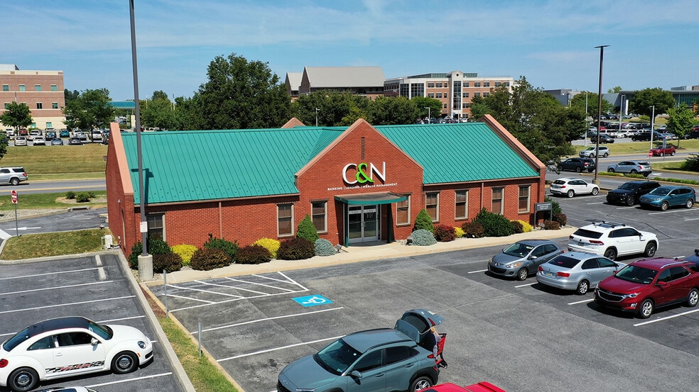 2100-2110 Spring Valley Rd, Lancaster, PA à louer - Photo du bâtiment - Image 3 de 8