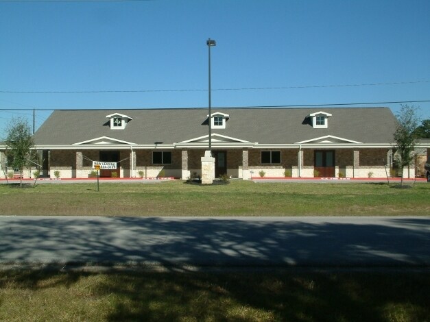 13312 Theis Ln, Tomball, TX à louer - Photo du bâtiment - Image 1 de 5