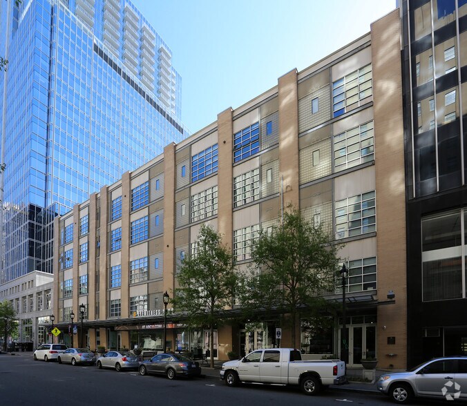 319 Fayetteville St, Raleigh, NC à louer - Photo du bâtiment - Image 3 de 24