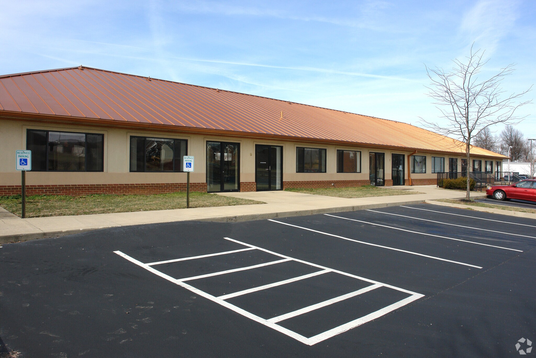 100 John Sutherland Dr, Nicholasville, KY à louer Photo du bâtiment- Image 1 de 5