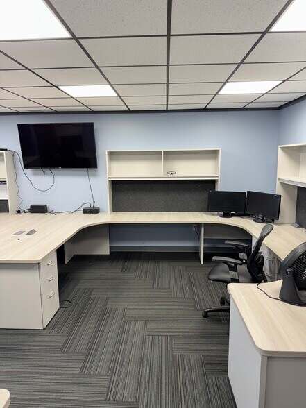 100 Transfer Dr, Highland, MI à vendre - Photo intérieure - Image 3 de 13