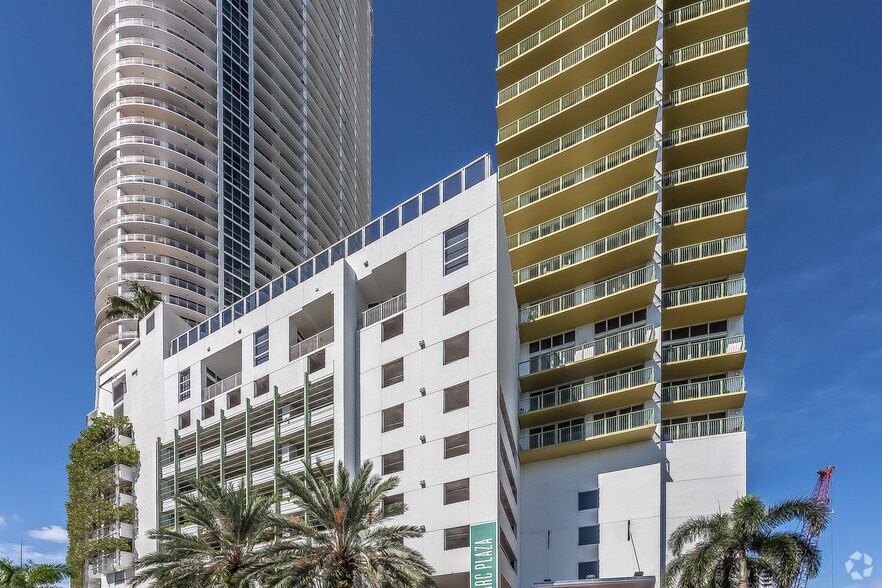 1756 N Bayshore Dr, Miami, FL à vendre - Photo du bâtiment - Image 3 de 70