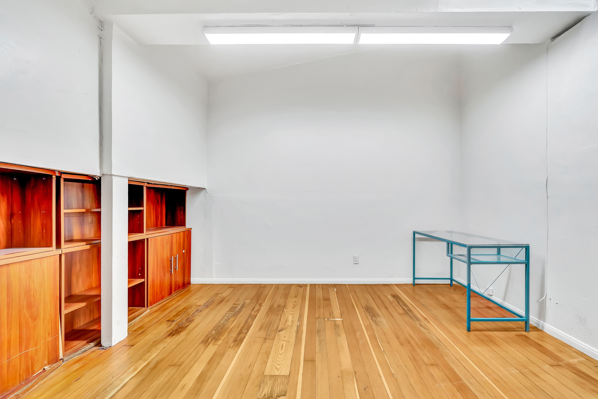 6358-6360 Van Nuys Blvd, Van Nuys, CA for lease Interior Photo- Image 1 of 4