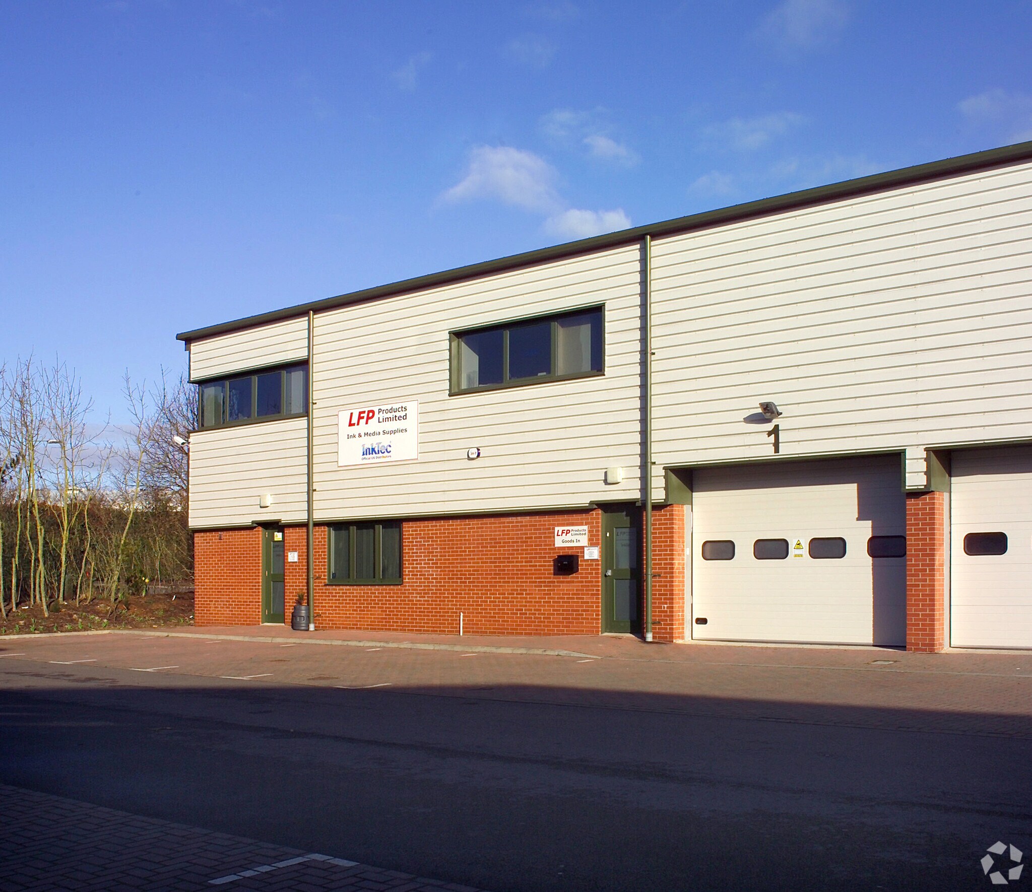 Range Rd, Witney à louer Photo principale- Image 1 de 3