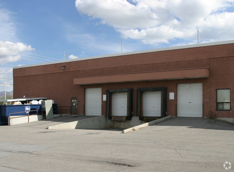 2607 Decker Lake Blvd, Salt Lake City, UT à vendre - Photo du bâtiment - Image 3 de 8