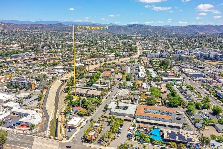 411 Waverly Pl, Escondido, CA à vendre - Photo du bâtiment - Image 2 de 13