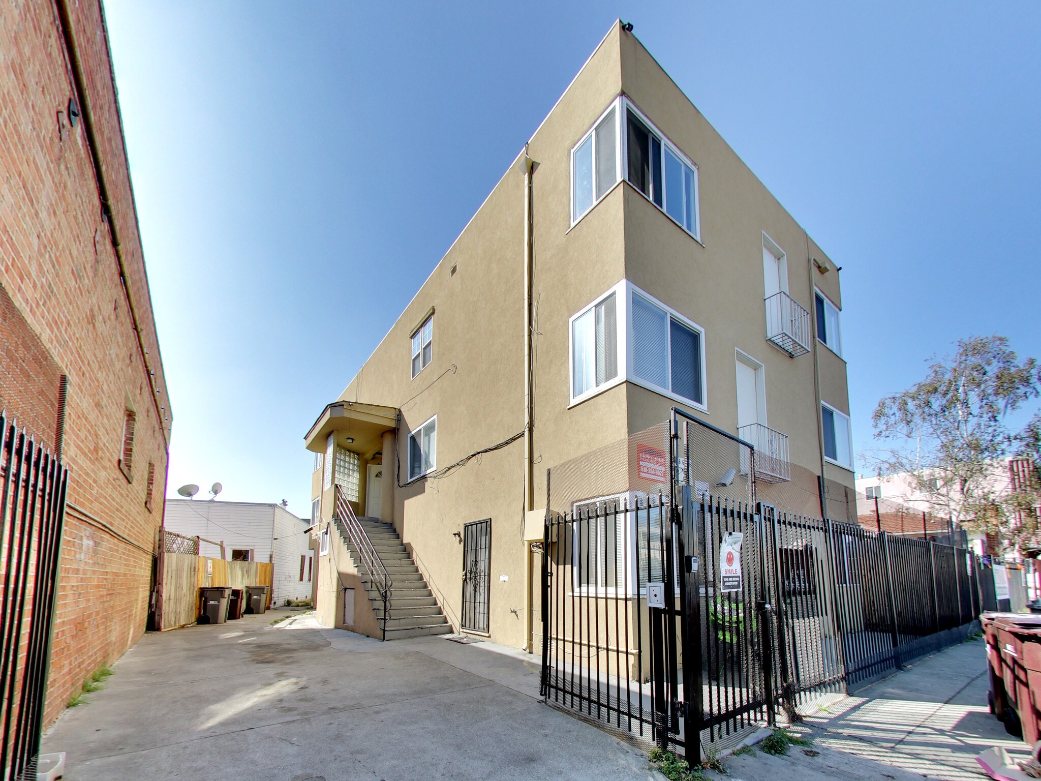 6619-6625 Bancroft Ave, Oakland, CA à vendre Photo du bâtiment- Image 1 de 11
