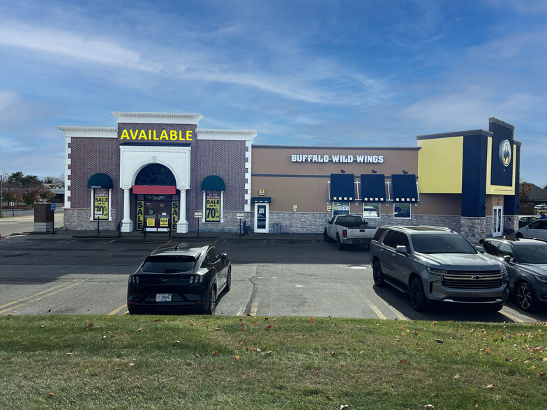 37643-37651 6 Mile Rd, Livonia, MI for lease - Building Photo - Image 2 of 7