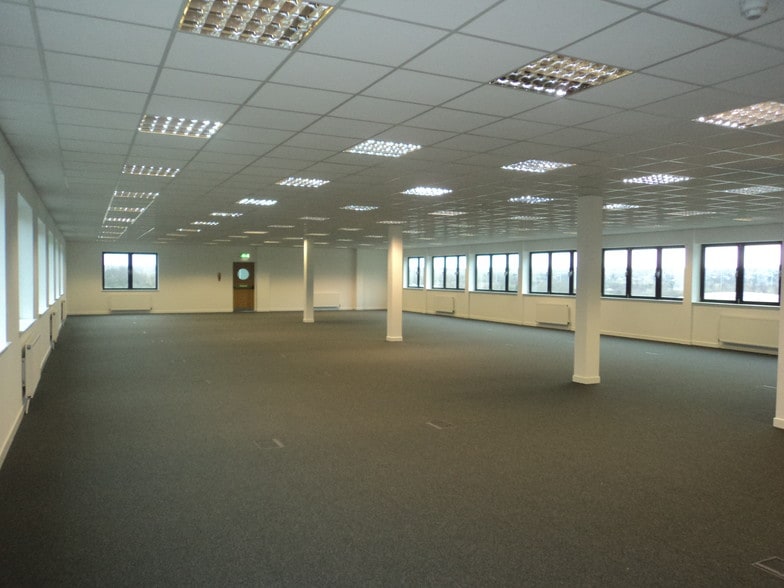 Castle St, Hamilton for lease - Interior Photo - Image 3 of 6