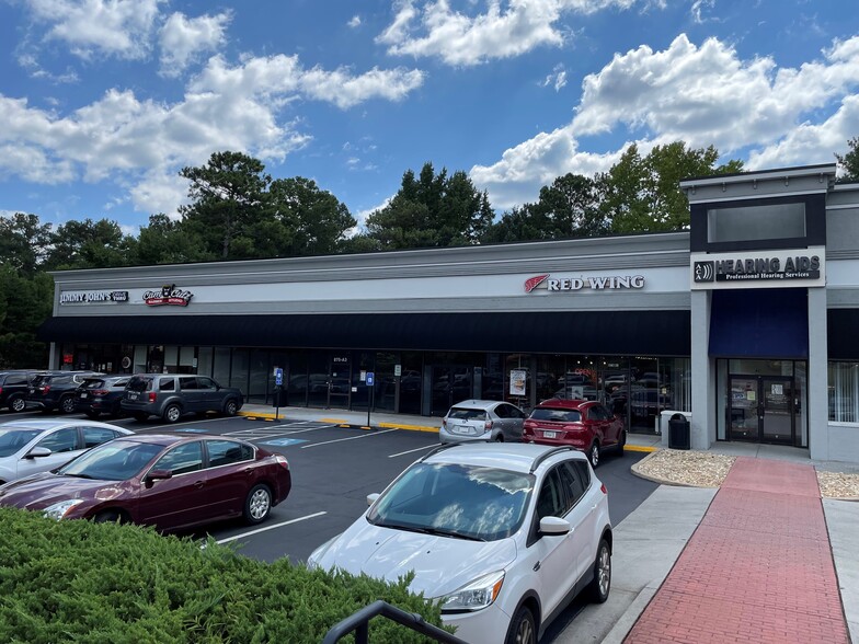 875 Mansell Rd, Roswell, GA à louer - Photo du bâtiment - Image 2 de 4