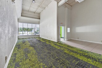3300-3370 NE 34th St, Fort Lauderdale, FL for lease Interior Photo- Image 1 of 3