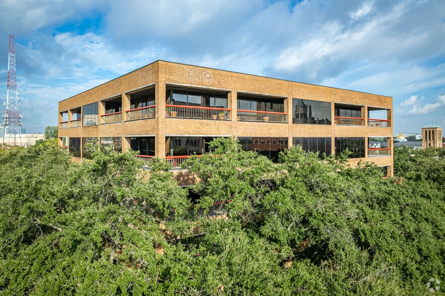 4200 Montrose Blvd, Houston, TX à louer - Photo du bâtiment - Image 2 de 6