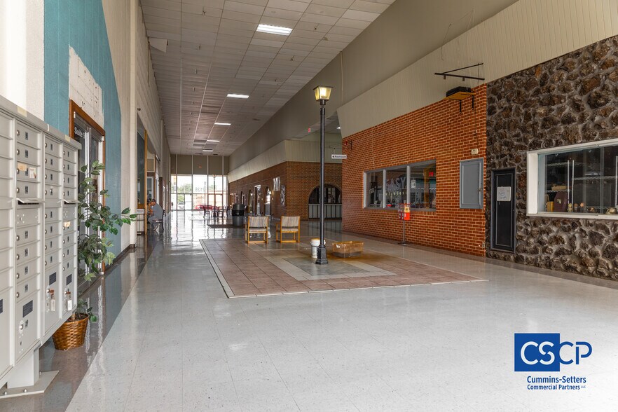 1206 N Highway 81, Duncan, OK à vendre - Photo du bâtiment - Image 2 de 59