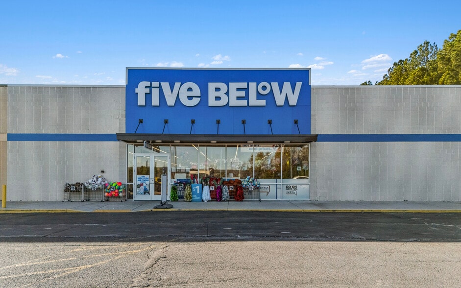 207-231 Mose Dr, Sparta, TN à vendre - Photo du bâtiment - Image 3 de 5