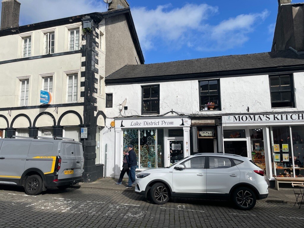 1 Market St, Ulverston à louer Photo du bâtiment- Image 1 de 2
