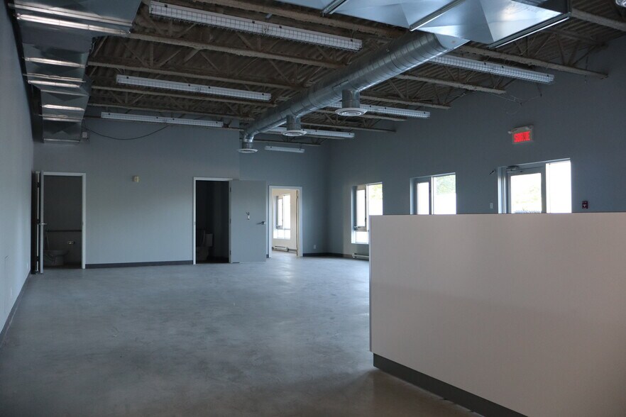 2301 Rue De Versailles, Mascouche, QC à louer - Photo du bâtiment - Image 3 de 19