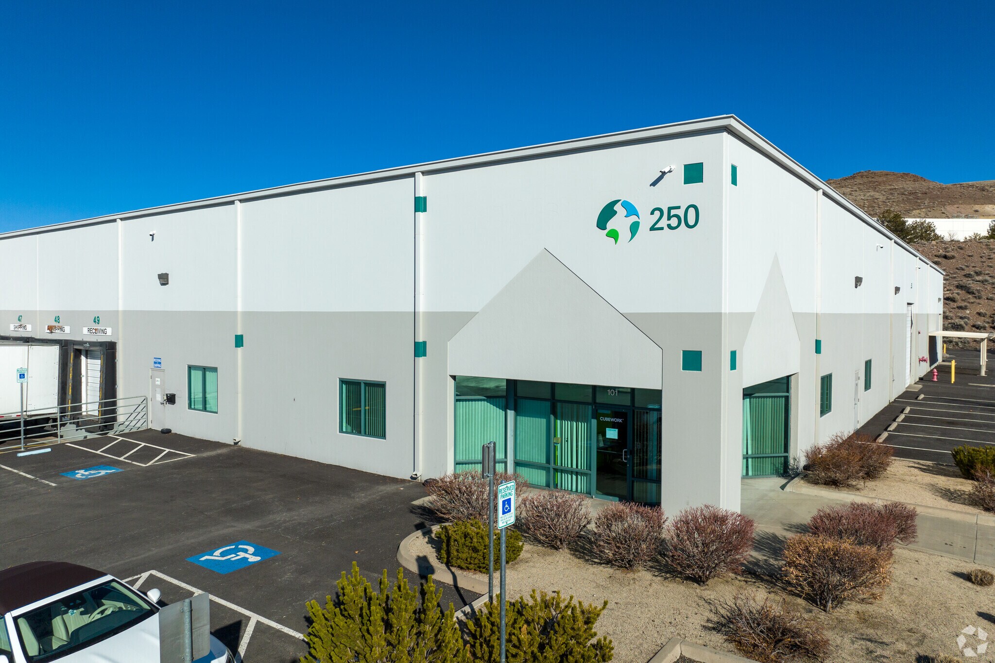 250 Vista Blvd, Sparks, NV à louer Photo du bâtiment- Image 1 de 37